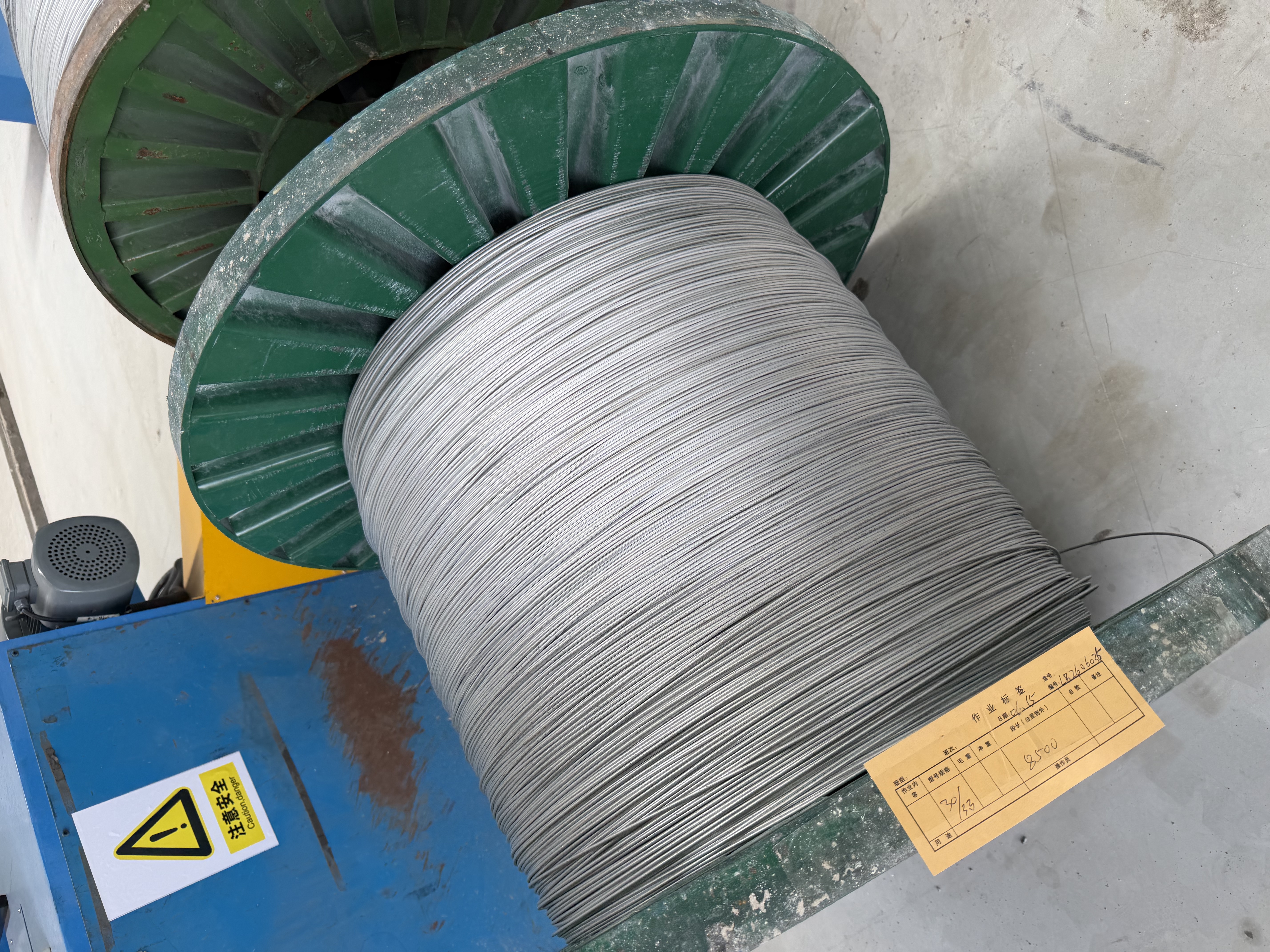 Overhead conductors on cable reels